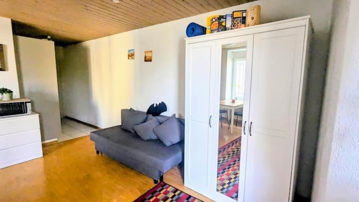 شقة Urban Retreat - Cozy Studio With Private Patio زيورخ المظهر الخارجي الصورة